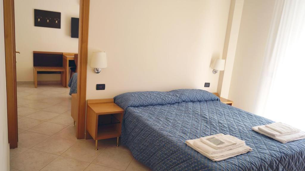 Hotel Mare Azzurro Terracina Luaran gambar