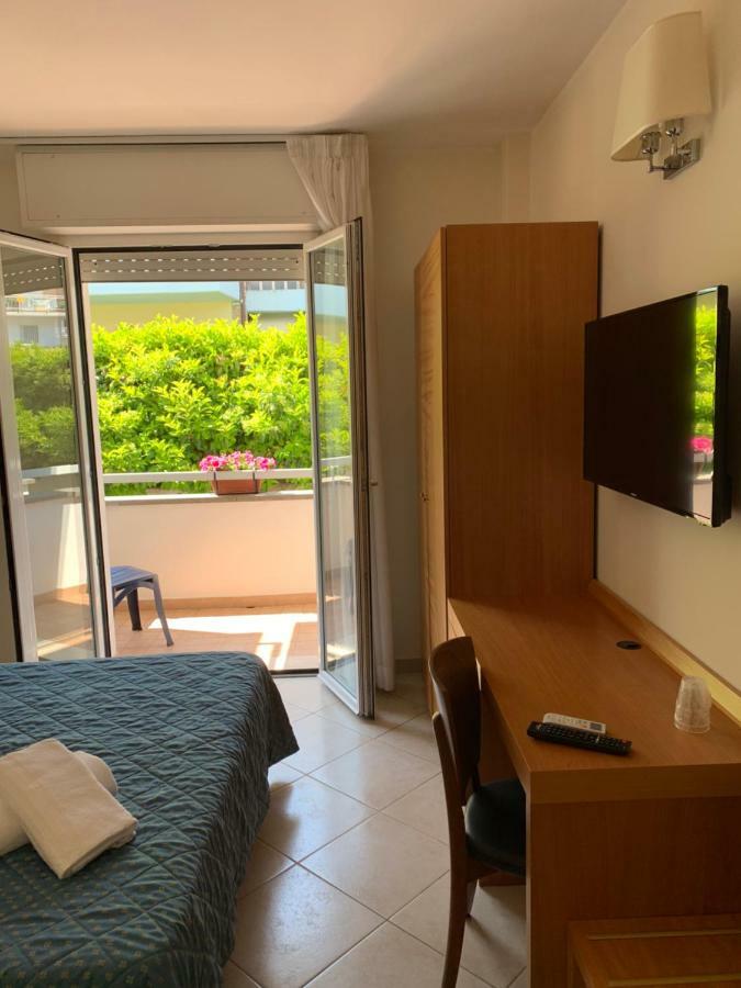 Hotel Mare Azzurro Terracina Luaran gambar