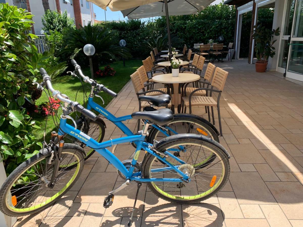 Hotel Mare Azzurro Terracina Luaran gambar
